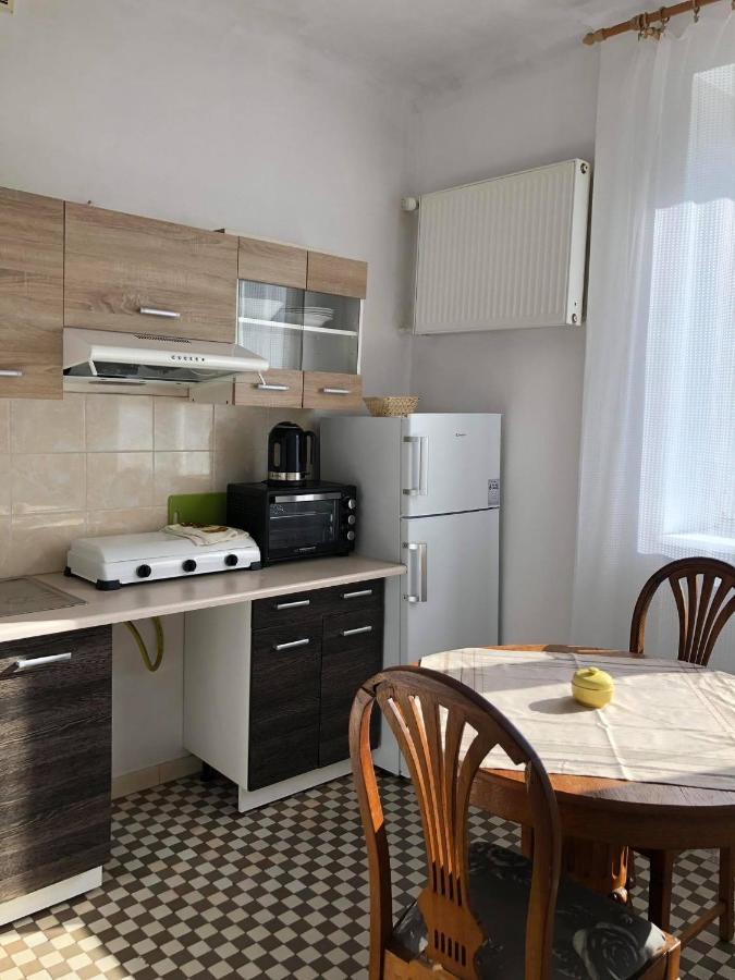 Flat Near Plac Zbawiciela, In Heart Of Warsaw Apartment Ngoại thất bức ảnh
